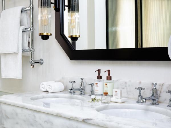 BLESS Hotel Madrid - The Leading Hotels of the World : photo 5 de la chambre chambre premium