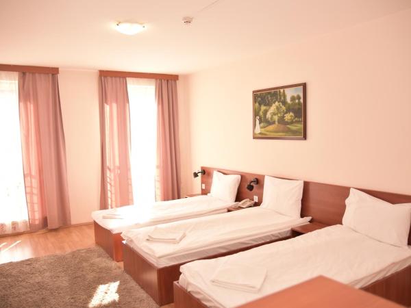 Triple M Hotel : photo 8 de la chambre chambre triple