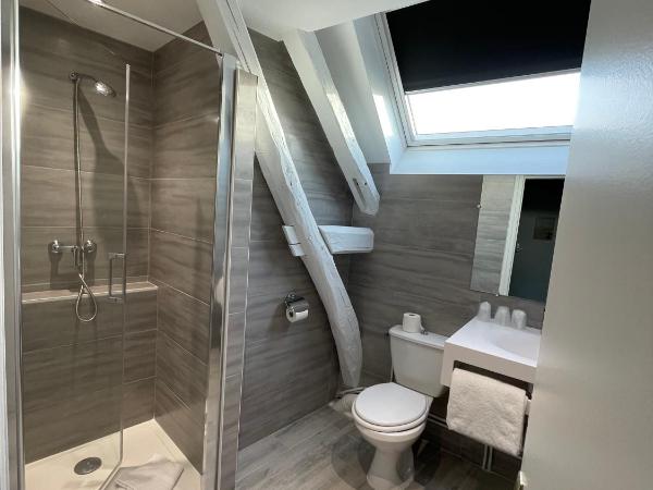 Hôtel De Troyes : photo 5 de la chambre chambre triple confort