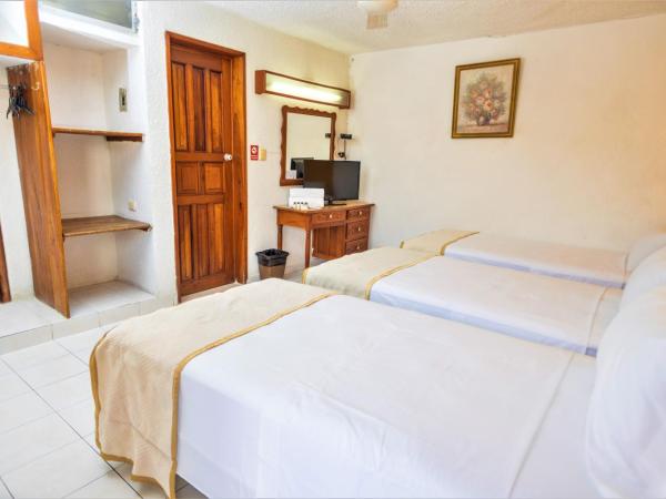 Hotel Santa Lucía : photo 2 de la chambre chambre triple basique