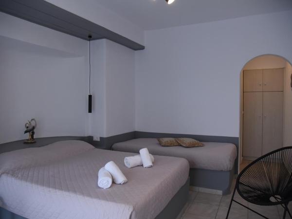 Katerina View : photo 3 de la chambre chambre triple avec terrasse