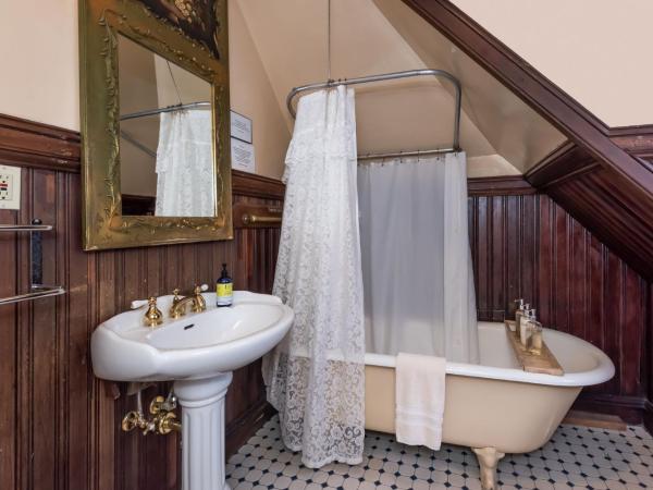 Chateau Tivoli Bed and Breakfast : photo 2 de la chambre chambre double Économique