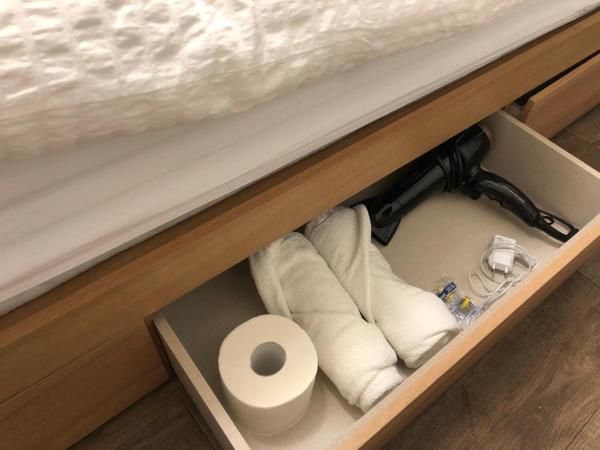 Hostel Metro : photo 7 de la chambre chambre double avec salle de bains privative