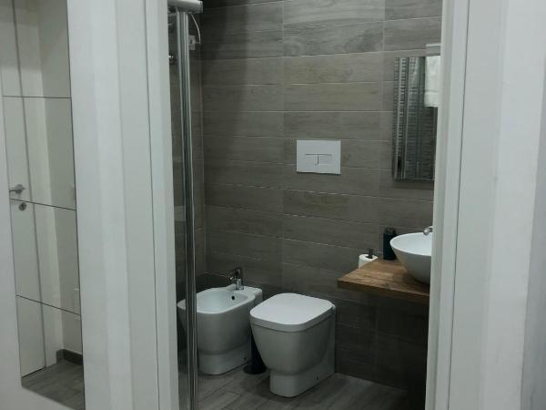 Napoli DownTown : photo 3 de la chambre grande chambre double