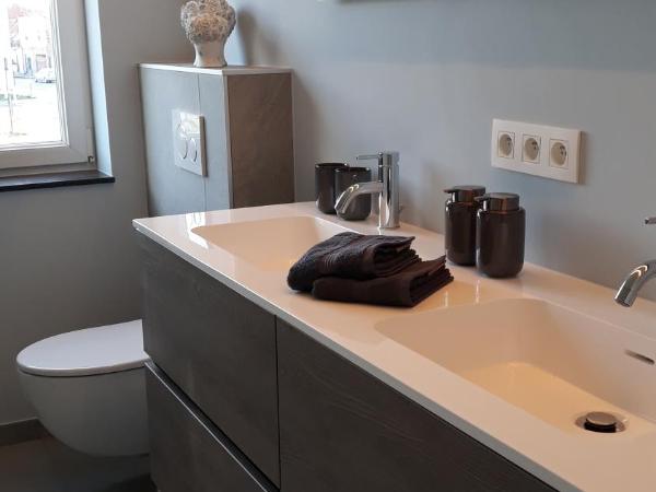 B&B Valant : photo 6 de la chambre chambre double avec salle de bains privative