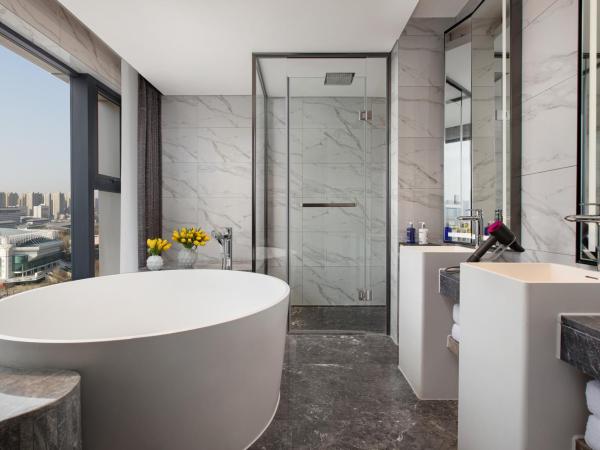 voco Xian ETDZ, an IHG Hotel : photo 1 de la chambre suite lit king-size