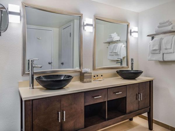 Wyndham Sacramento : photo 1 de la chambre suite lit king-size premier - non-fumeurs