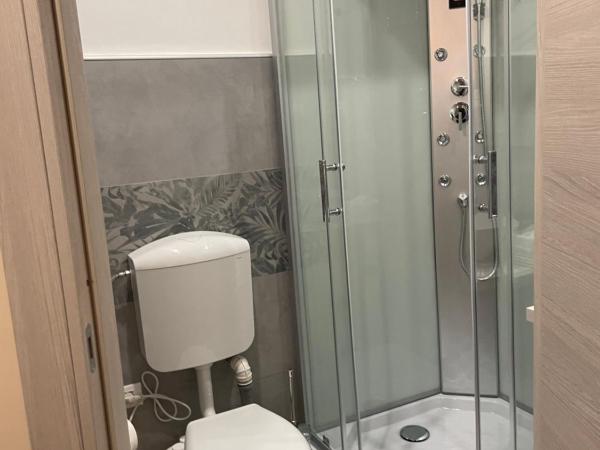 Domus La Foce Hotel Self check in : photo 6 de la chambre chambre double ou lits jumeaux avec salle de bains privative