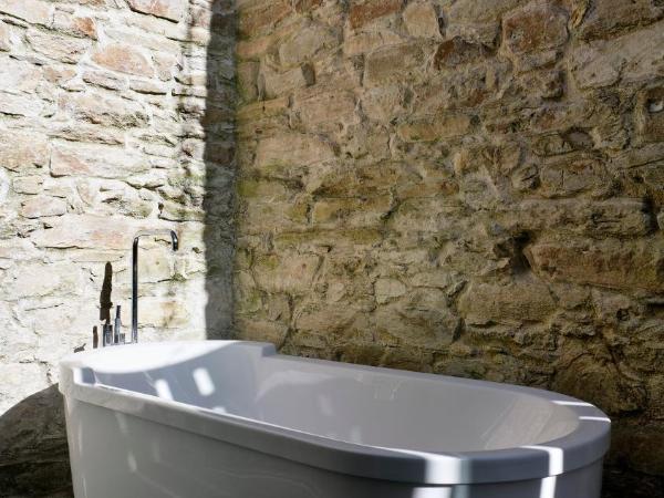 Moure Hotel : photo 5 de la chambre chambre double avec baignoire