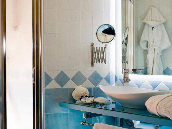 Hotel Villa Durrueli Resort & Spa : photo 3 de la chambre chambre quadruple confort