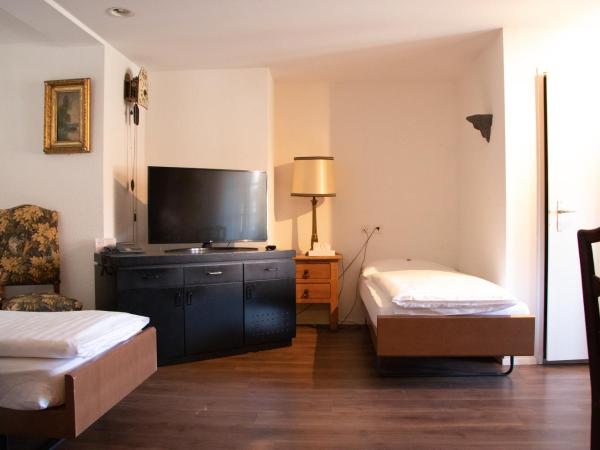 Hotel & Restaurant Sternen Köniz bei Bern : photo 8 de la chambre suite