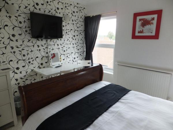 Grove Guest House : photo 1 de la chambre chambre double avec salle de bains privative