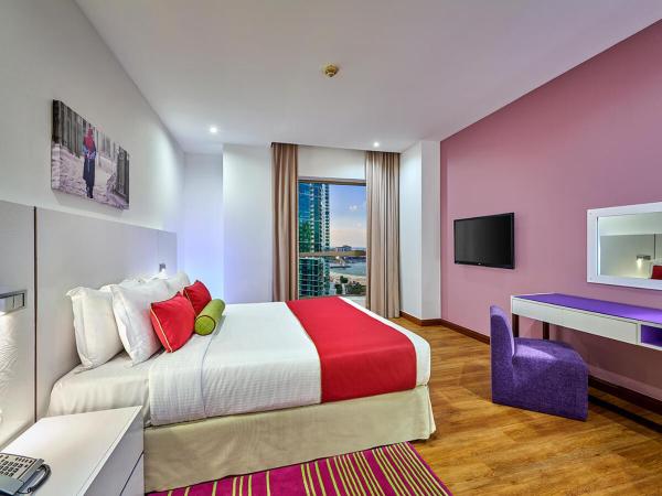 Ramada Hotel, Suites and Apartments by Wyndham Dubai JBR : photo 1 de la chambre appartement 1 chambre avec accessoires de plage gratuits - vue partielle sur mer