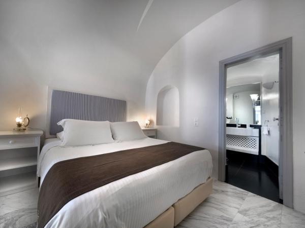 Aigialos Luxury Traditional Settlement : photo 6 de la chambre hébergement dans d'authentiques maisons de santorin (famille)