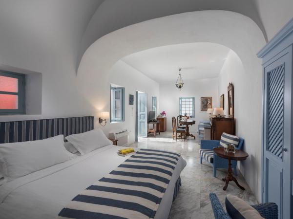 Aigialos Luxury Traditional Settlement : photo 4 de la chambre résidences authentiques santorinia