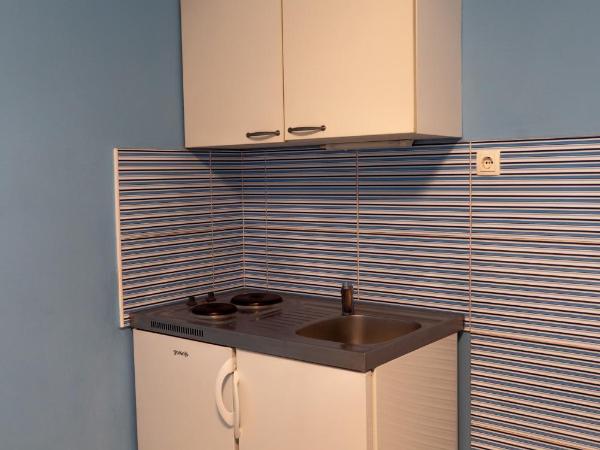 Apartments & Rooms Andrea 2 : photo 8 de la chambre studio