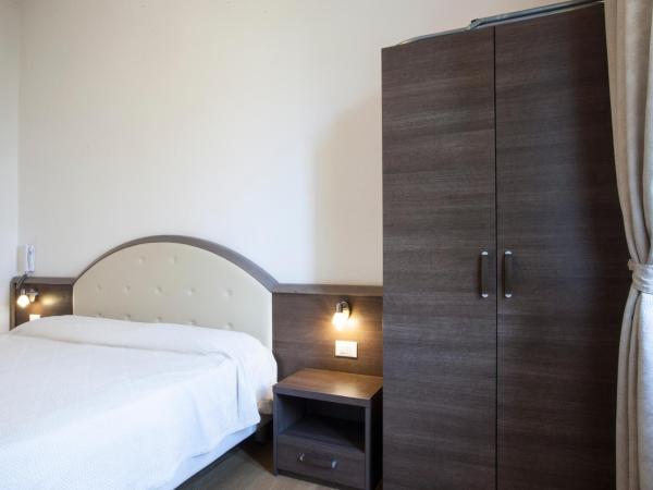 Hotel Amalfi : photo 2 de la chambre petite chambre double