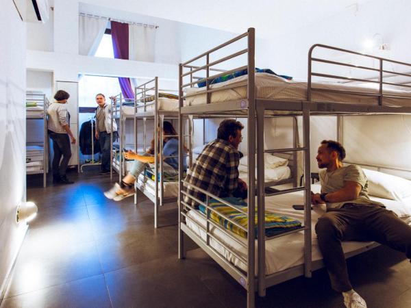 LoL Hostel Siracusa : photo 1 de la chambre lit simple dans dortoir mixte de 12 lits