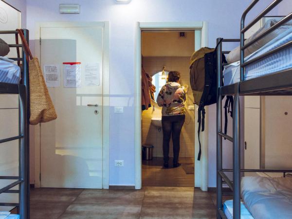 LoL Hostel Siracusa : photo 1 de la chambre lit dans dortoir pour femmes de 8 lits