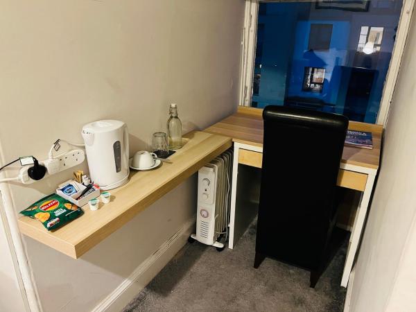 Ardenlee Guest House : photo 6 de la chambre chambre simple avec salle de bains commune