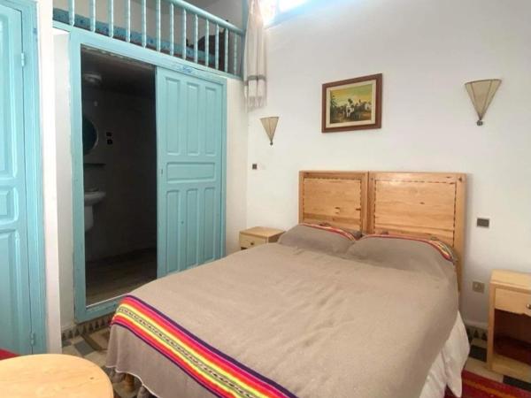 Hotel Al Arboussas : photo 5 de la chambre chambre double avec salle de bains privative