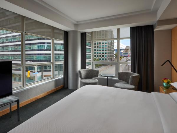 SoHo Hotel Toronto : photo 6 de la chambre suite lit king-size d'angle exécutive