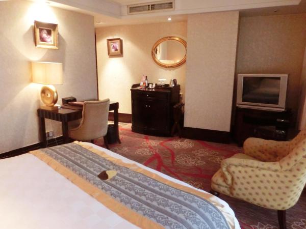 Royal Mediterranean Hotel : photo 9 de la chambre chambre lit king-size supérieure - fumeurs