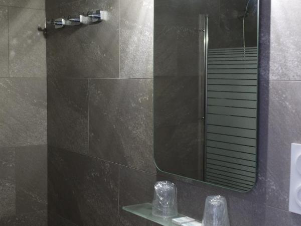 Hotel Le Colibri : photo 8 de la chambre chambre double avec balcon