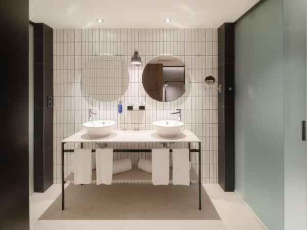 Radisson Blu 1882 Hotel, Barcelona Sagrada Familia : photo 6 de la chambre chambre familiale