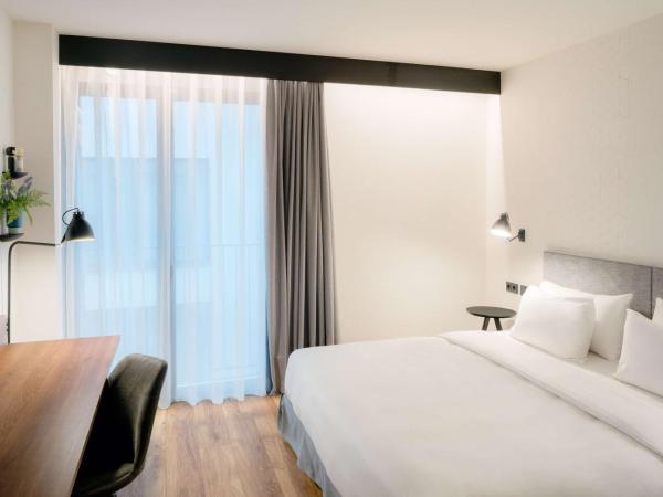 Radisson Blu 1882 Hotel, Barcelona Sagrada Familia : photo 3 de la chambre chambre standard - vue sur intérieur