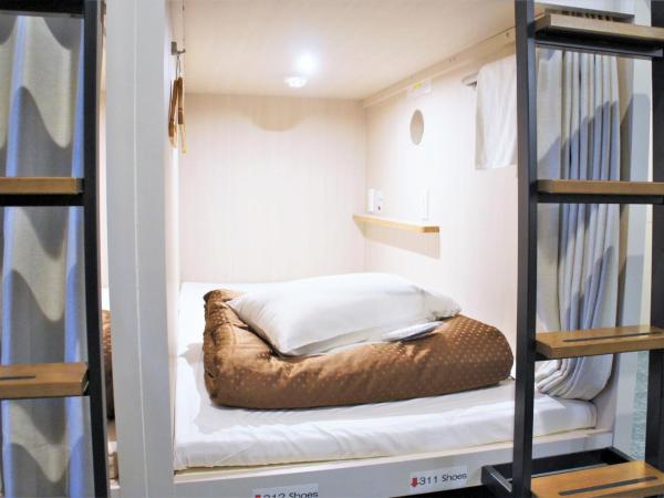 WeBase Hakata Hostel : photo 6 de la chambre lit superposé dans dortoir mixte