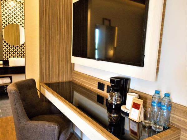 Hotel Plaza by Kavia : photo 9 de la chambre chambre lit king-size supérieure