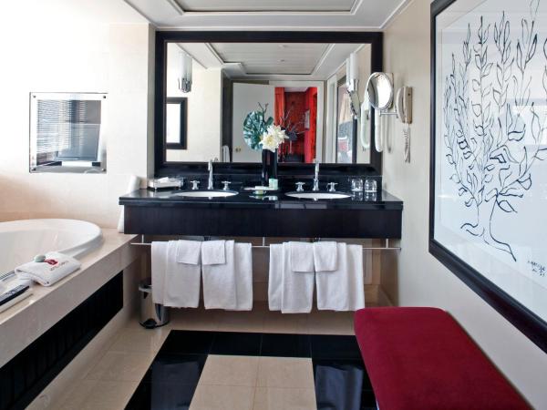 Warwick Paris (Former Warwick Champs-Elysees) : photo 4 de la chambre suite présidentielle