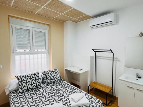 Hospedaje Puente de Vallecas : photo 2 de la chambre chambre double avec salle de bains commune