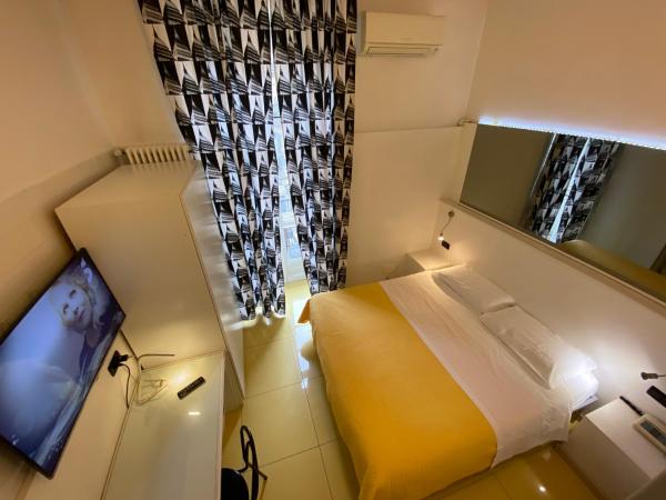 Artua'&Solferino : photo 5 de la chambre chambre double avec balcon