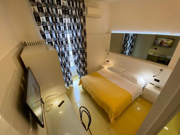 Artua'&Solferino : photo 8 de la chambre chambre double avec balcon