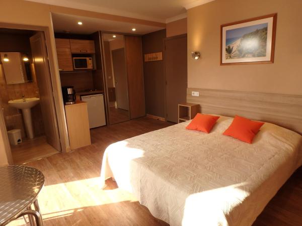 Residence Veles Plage : photo 2 de la chambre studio avec terrasse (2 personnes - vue est)