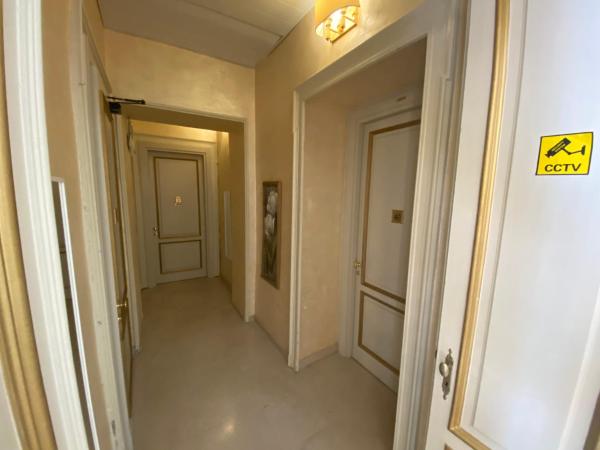 Artua'&Solferino : photo 5 de la chambre chambre quadruple avec salle de bains privative séparée