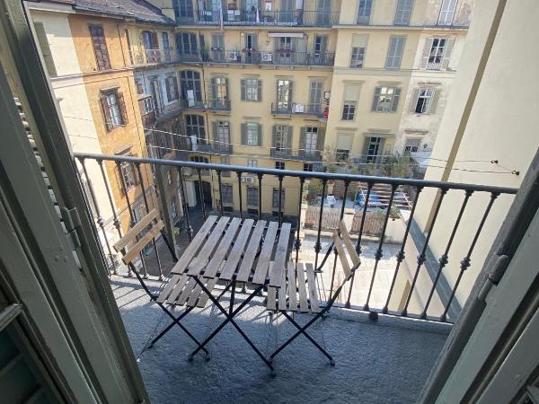 Artua'&Solferino : photo 10 de la chambre chambre double ou lits jumeaux avec balcon
