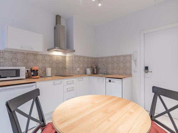 Modern Apartment close to City Centre : photo 10 de la chambre appartement standard