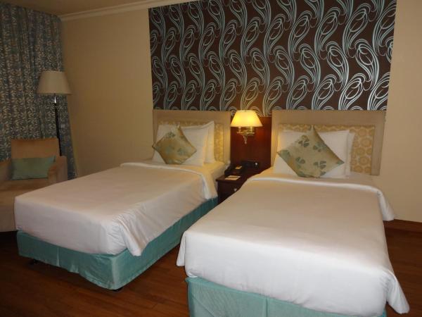 Royalton Hyderabad Abids : photo 4 de la chambre standard double room  with 15% discount on food( at bistro restaurant)