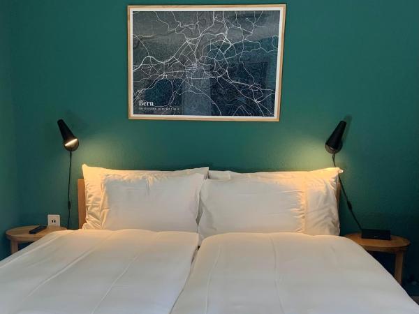 5th Floor Basic Rooms - shared bathrooms : photo 9 de la chambre (5e Étage) chambre lits jumeaux avec salle de bains commune