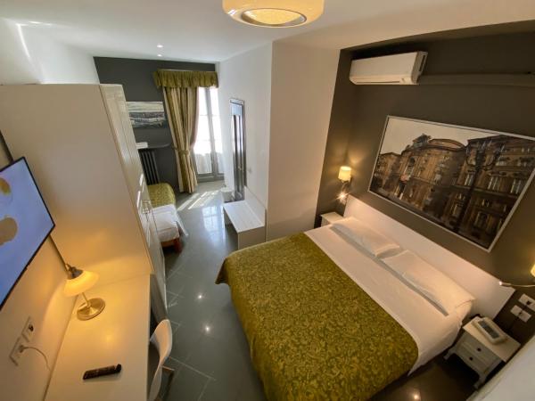 Artua'&Solferino : photo 4 de la chambre chambre triple standard avec balcon