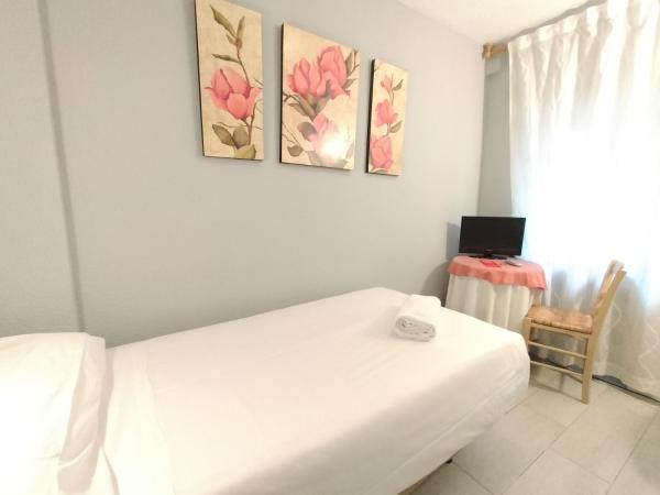 Hostal Albero by gaiarooms : photo 2 de la chambre chambre simple avec salle de bains commune