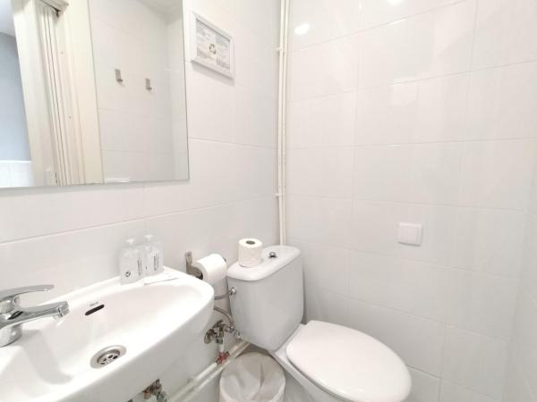 Hostal Albero by gaiarooms : photo 7 de la chambre chambre lits jumeaux