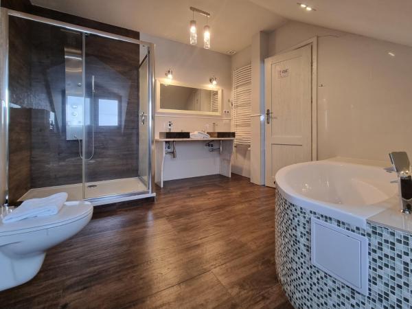 Dworek Jabłonna : photo 5 de la chambre grande chambre double