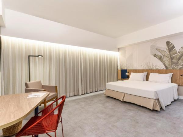 Novotel Salvador Rio Vermelho : photo 1 de la chambre appartement lit king-size de luxe avec vue sur plage