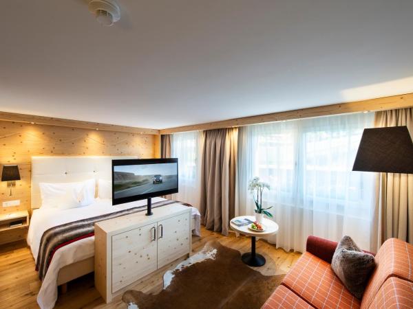 GOLFHOTEL Les Hauts de Gstaad & SPA : photo 2 de la chambre chambre double