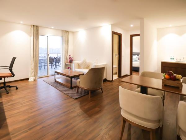 Regenta Suites Gurugram, Sohna Road, Sector 49 : photo 6 de la chambre suite premium avec terrasse