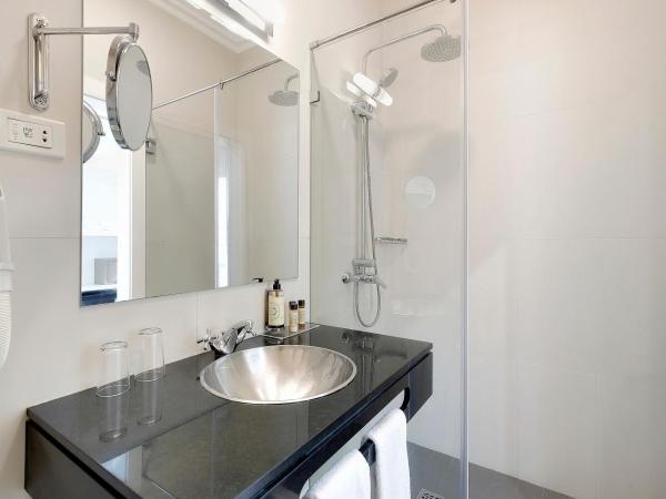 Vila Sao Vicente Boutique (Adults Only) : photo 3 de la chambre chambre lits jumeaux avec terrasse commune - vue sur mer